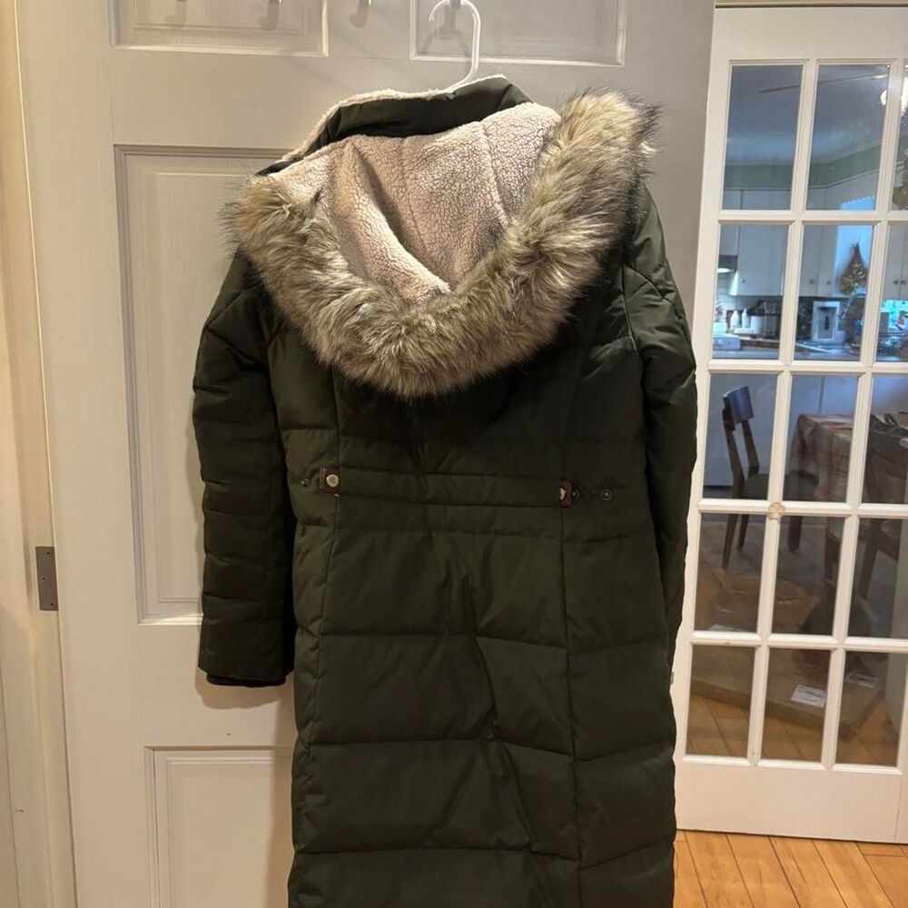Lauren Ralph Lauren Women's Green Down Long Puffer Parka w/ Faux Fur Hood Size M - Picture 2 of 3